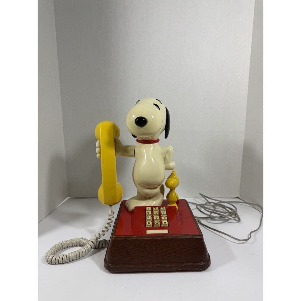 Vintage The Snoopy & Woodstock 1976 Push Button Desk Telephone